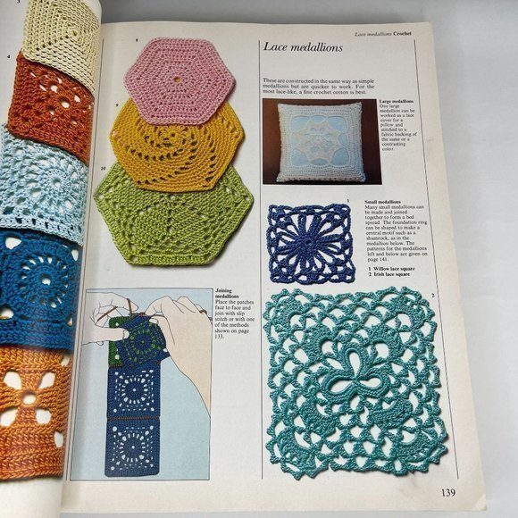 The Bantam Step-by-Step Book‎ of Needlecraft by Judy Brittain Vintage 1979 - Picture 3 of 6